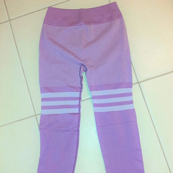 NWT Lavender Seamless Sexy Leggings. - Picture 8 of 13